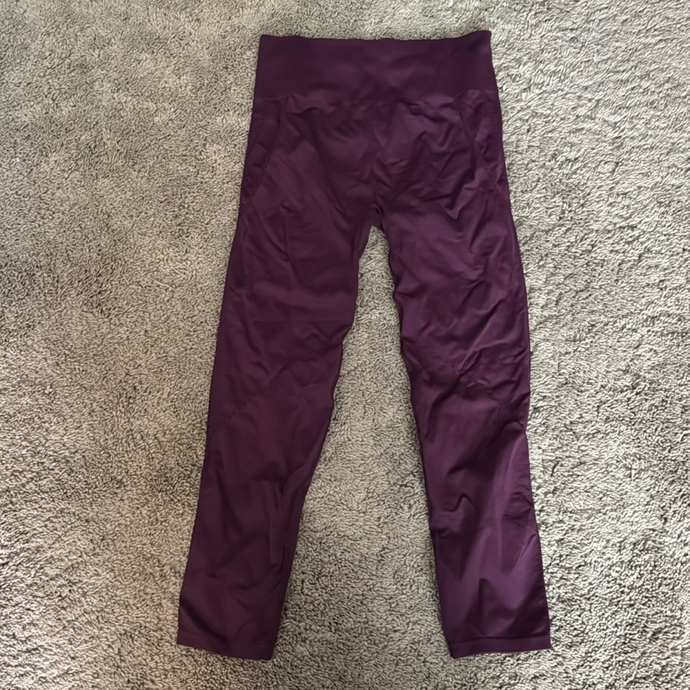Fabletics maroon leggings